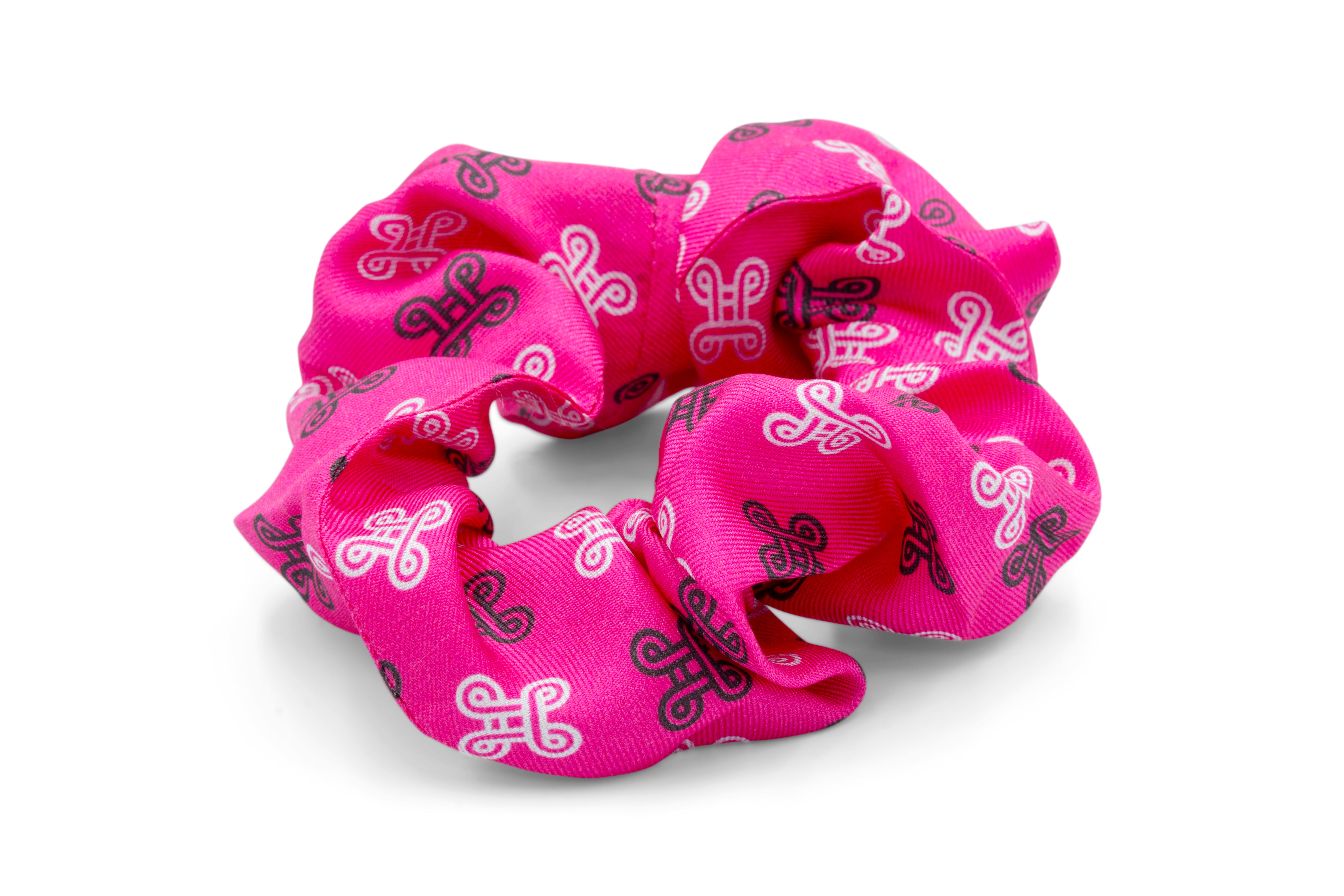 Mpatapo Silk Scrunchie (White on Fuchsia)